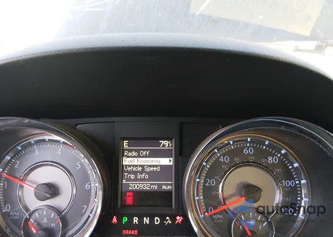 2013 Chrysler Town & Country Touring z USA, uszkodzony, nr VIN 2C4RC1BG2DR512286